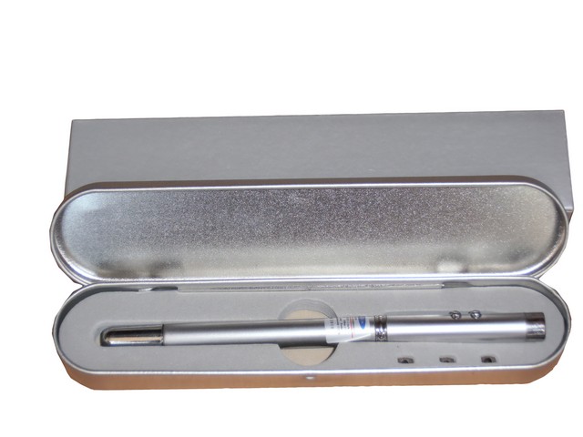 Indicator laser pix - etui metal (lanterna, indicator metalic 45CM +3 baterii )