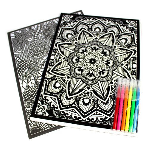 Set de colorat cu insertii de catifea, 2 planse 28*38 cm, carioci 6 culori - diverse modele